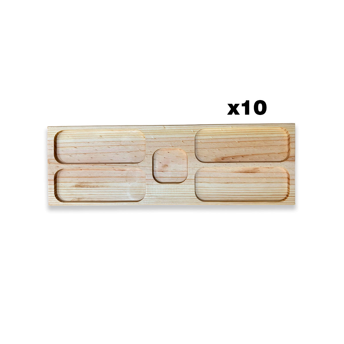 Imagen de un pack de 10 tablas de picoteo rectangulares de pino con diseño rústico, mostrando su acabado liso y compartimentos.