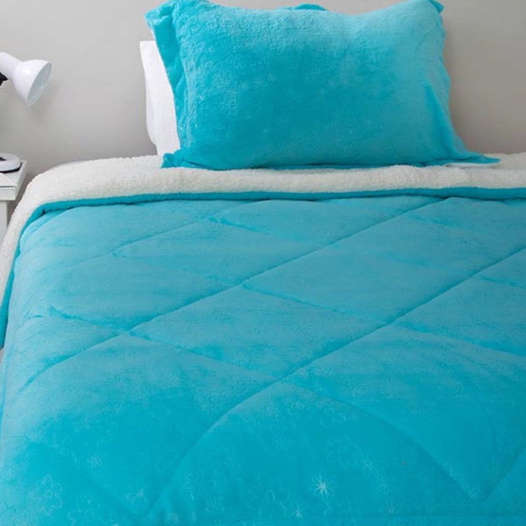 CUBRECAMA DORAL SHERPA EMBOSSED KIDS 1.5 PLAZAS celeste