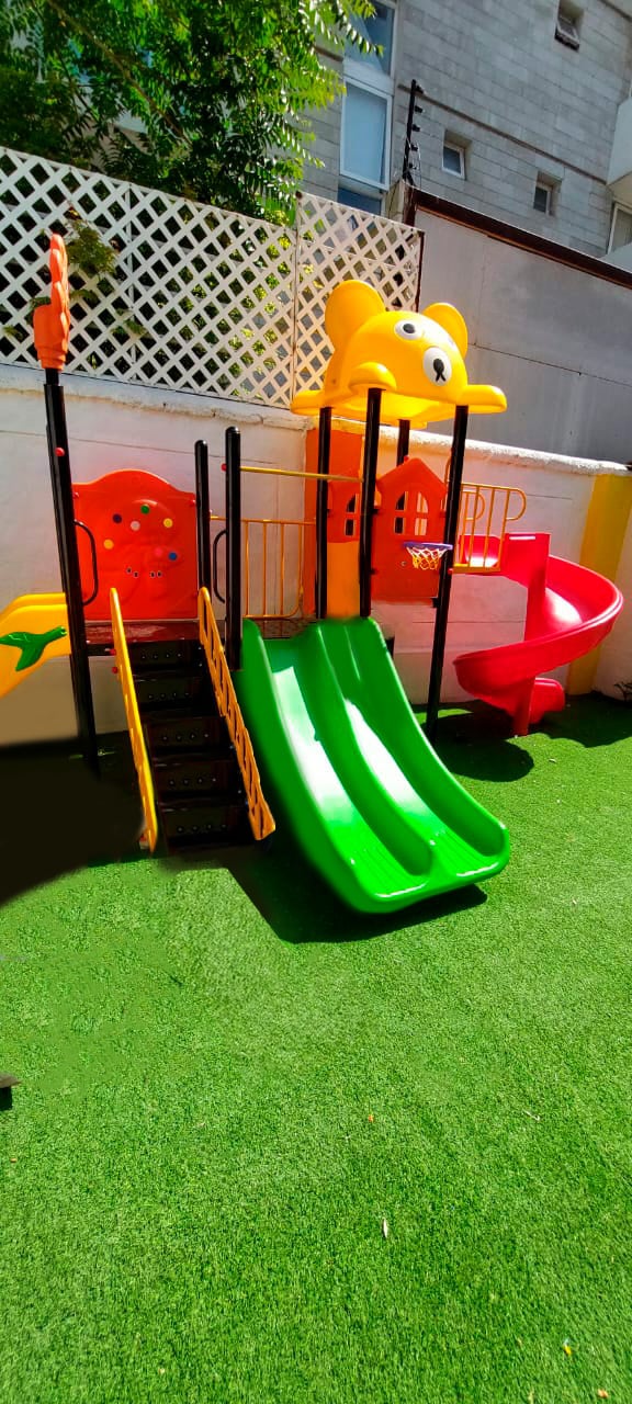 Juego Infantil de Exterior con 4 Toboganes