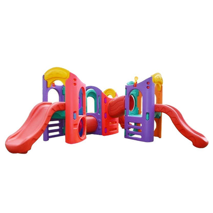 Estación de juego infantil multicolor con toboganes y túneles, ideal para actividades al aire libre.