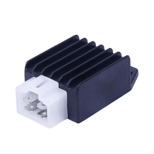 Rectificador de corriente negro con enchufe blanco de 4 pines.
