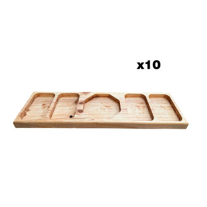 Imagen de una tabla de picoteo de pino con varios compartimentos, mostrando su diseño rústico y elegante.