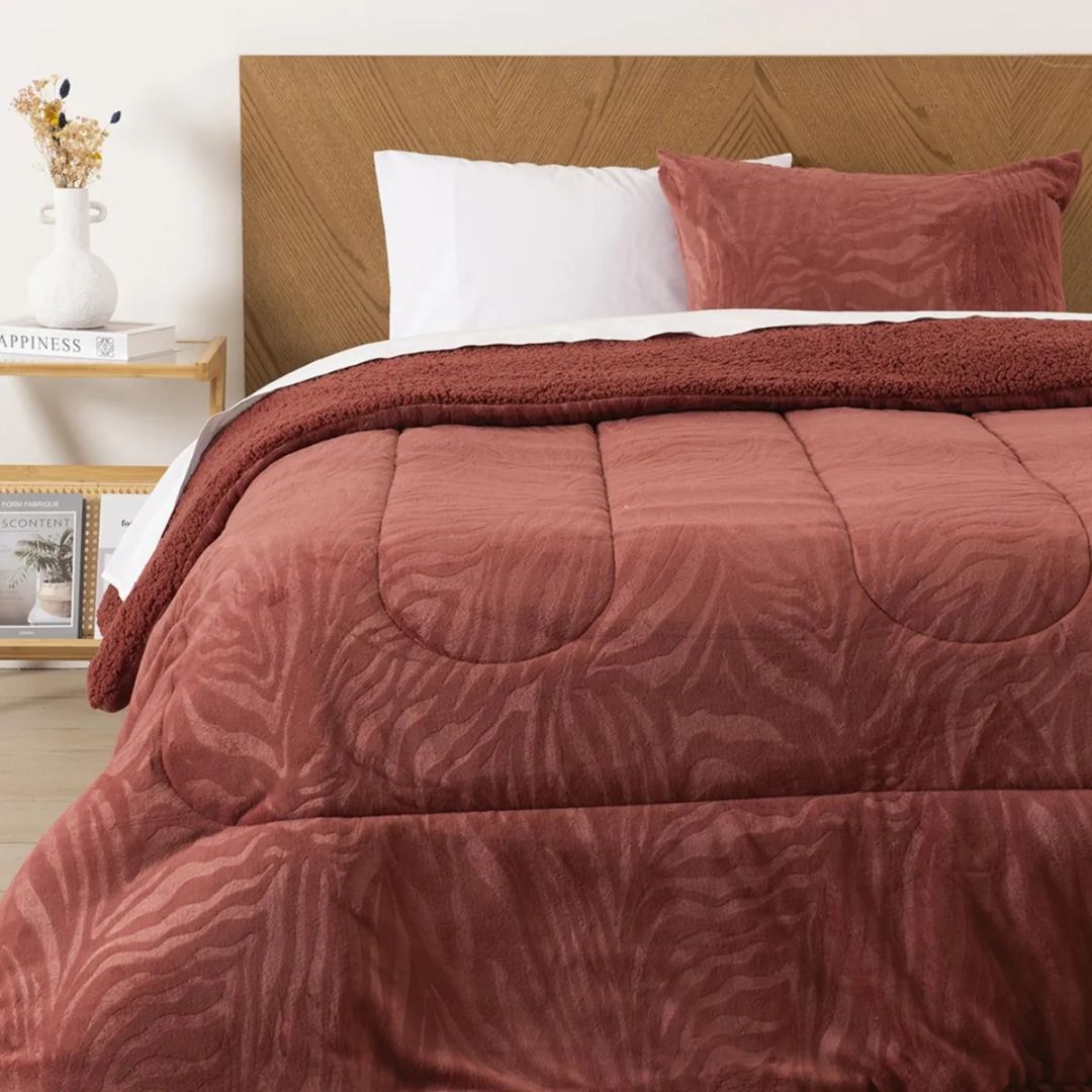 Plumón Coral Emboss 1.5 Plazas Ladrillo Mashini