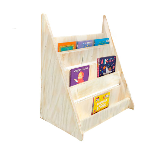 Librero de madera Montessori para niños, con tres niveles para libros, diseño triangular y bordes redondeados.