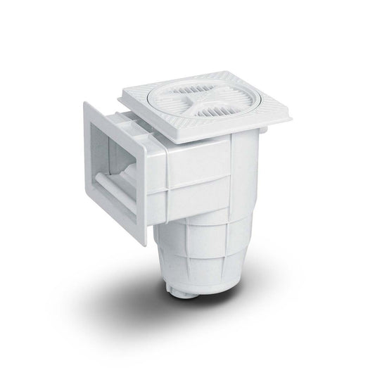 Skimmer blanco de plástico para piscina, con diseño rectangular y conexiones visibles.